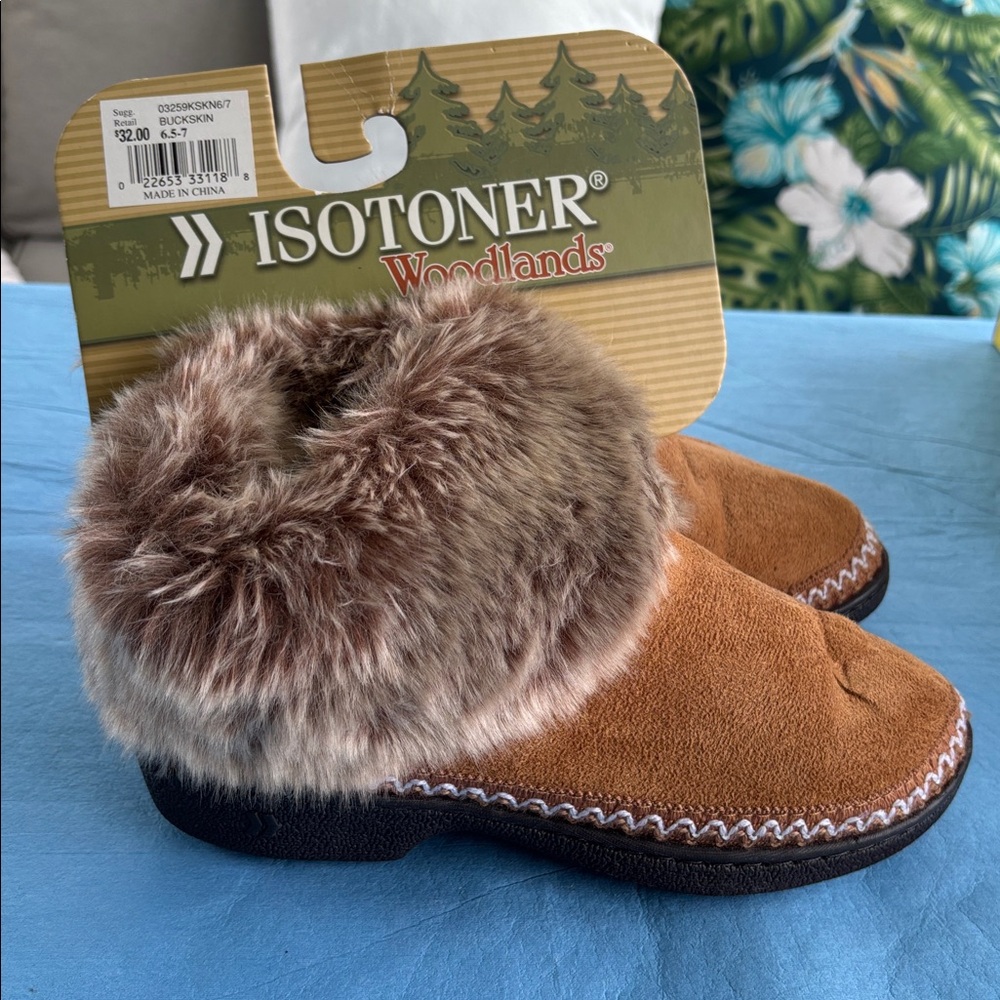 Isotoner Woodlands Tan Slippers with Faux Fur